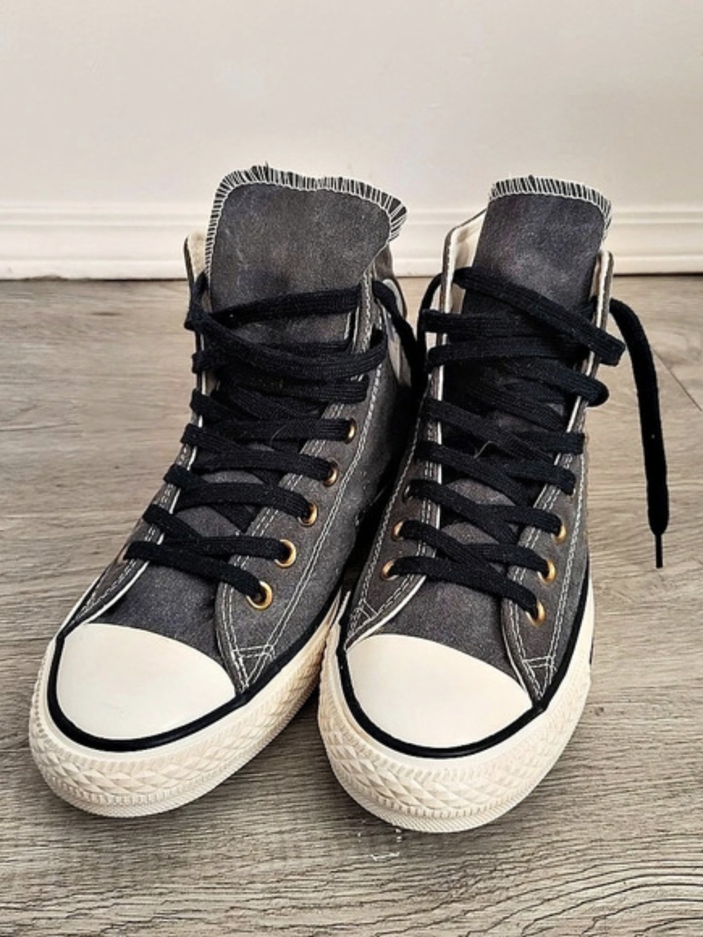 Converse Chuck Taylor All Star Studded High Top Sneakers Black US 9